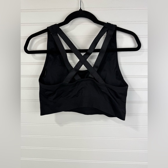 Puma women’s criss cross back black & gray sports bra. Size Large - Picture 2 of 2